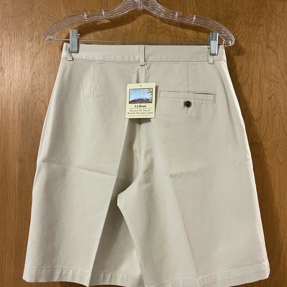 LL Bean Wrinkle Resistant Cotton Shorts - Picture 2 of 9